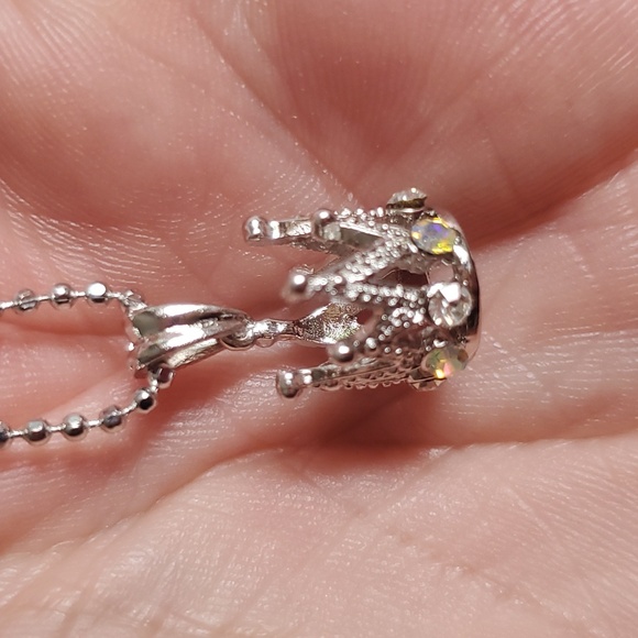 ๐4/$25 Princess 3D Crown Pendant & Necklace - Picture 5 of 9